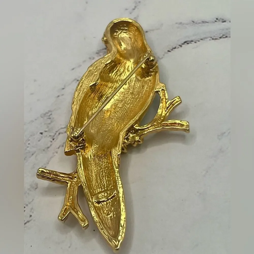 Avon brooch excellent